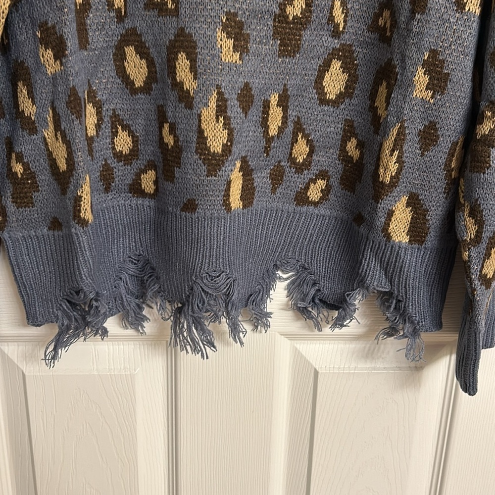 L Love Blue Gold Print Distressed Long Sleeve Acrylic Sweater Size Medium - Picture 6 of 9